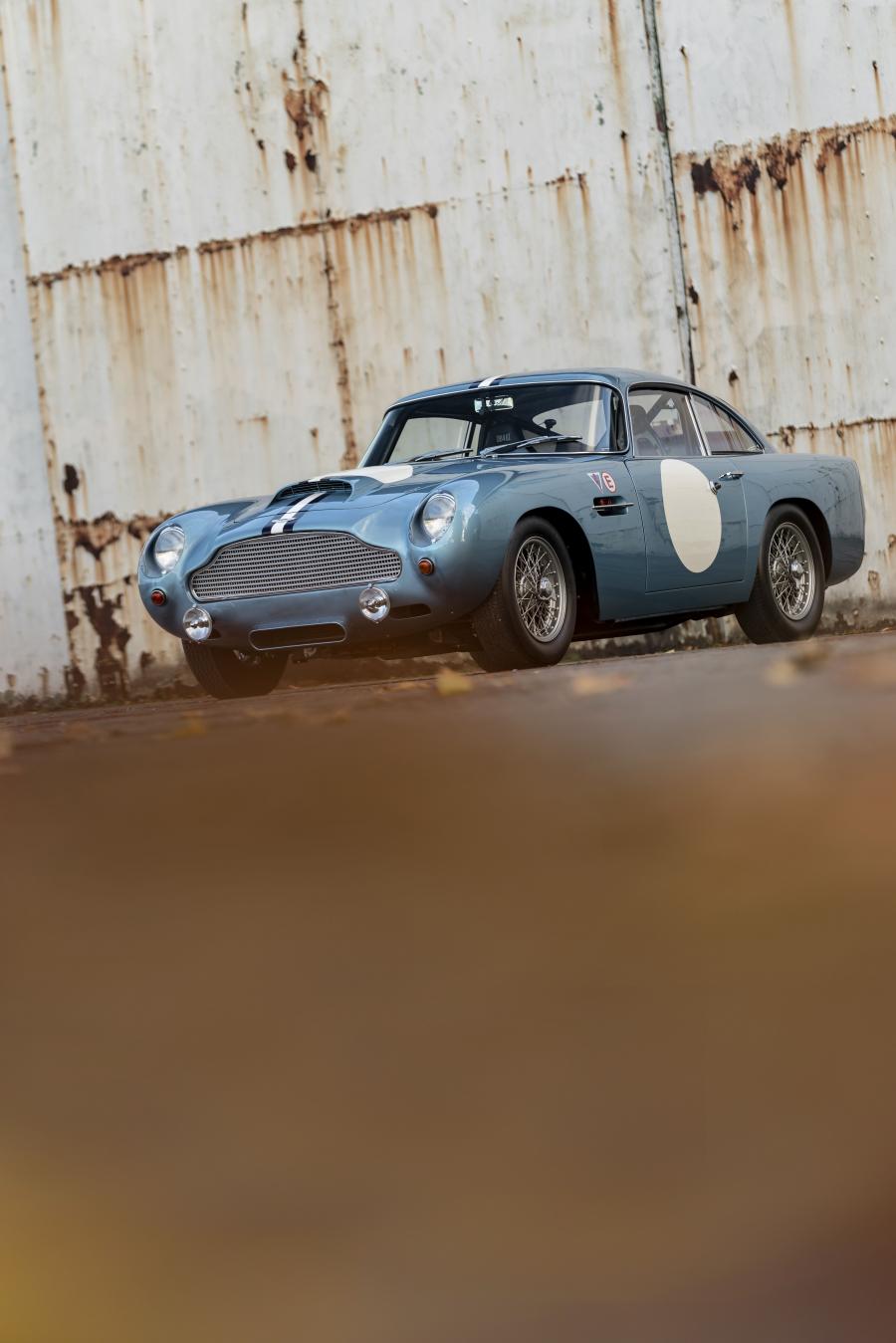 Aston Martin DB4 GT Continuation 2017 года  (UK) (фото 3 из 90)